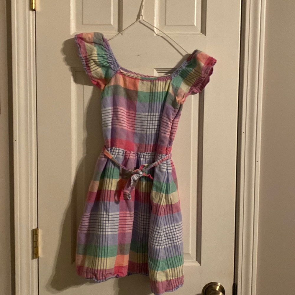 GAP size 8 (M) dress like new condition. Worn once for Easter. Multicolored.